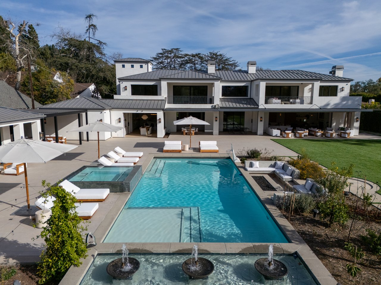 Sprawling Diamond
