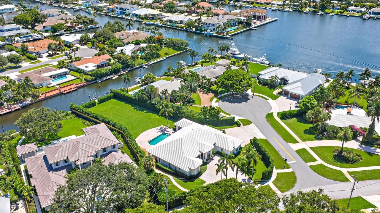 839 Country Club Dr
