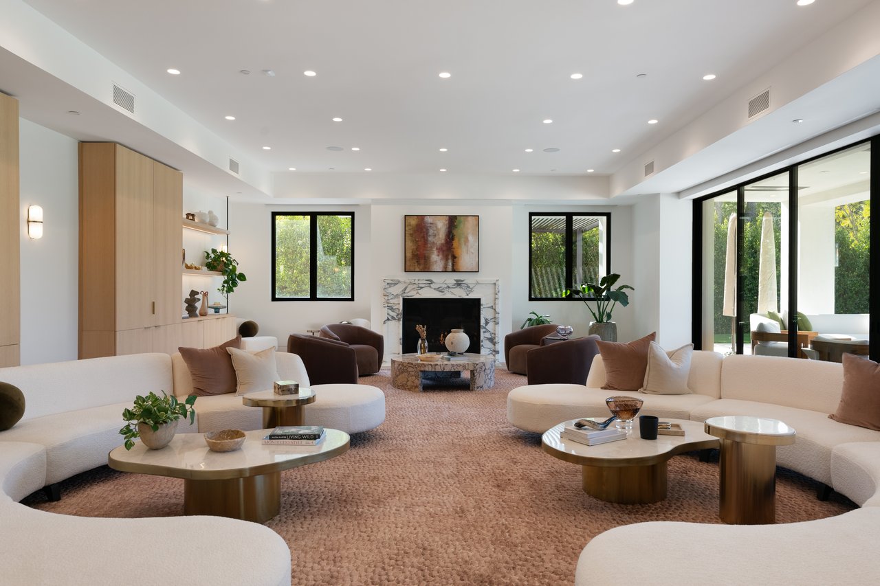 Sprawling Diamond