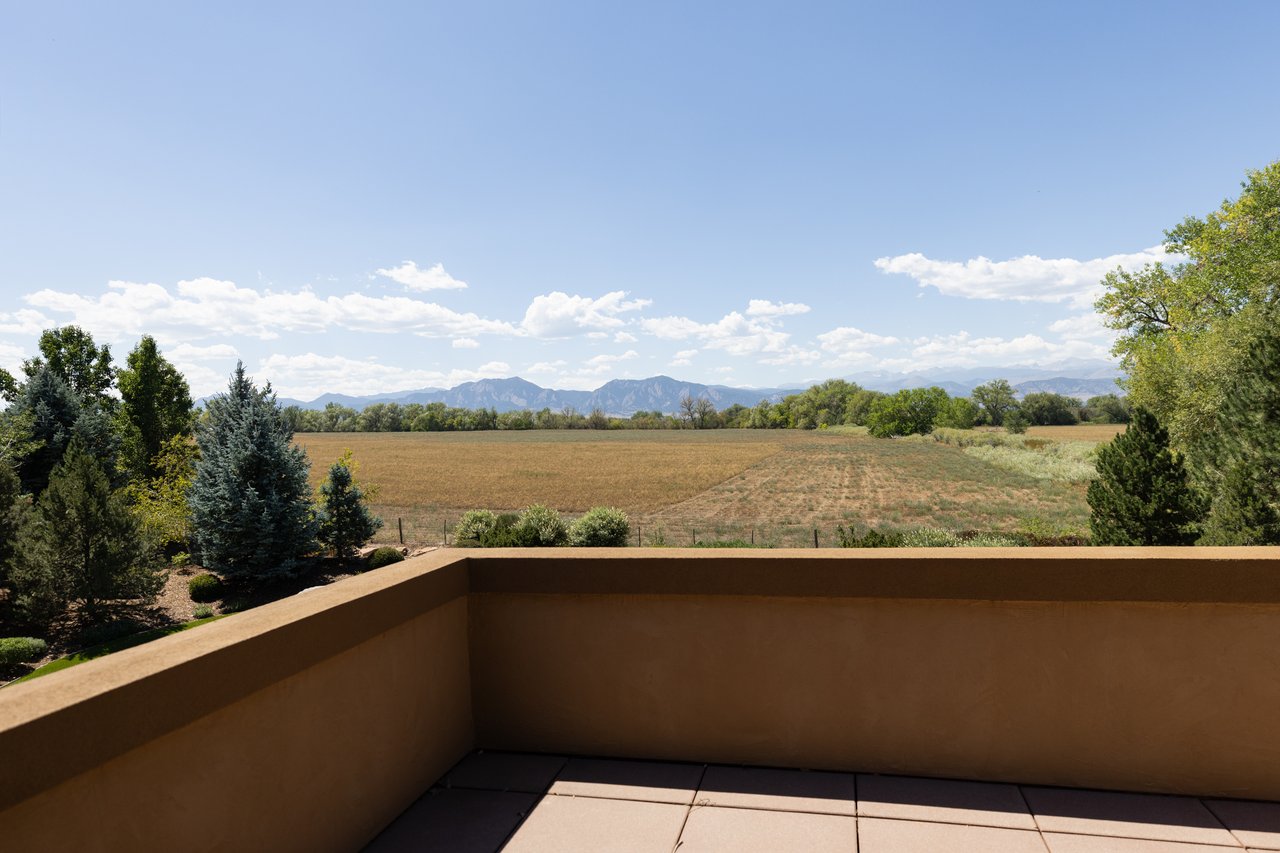 8925 Mountain View Lane
