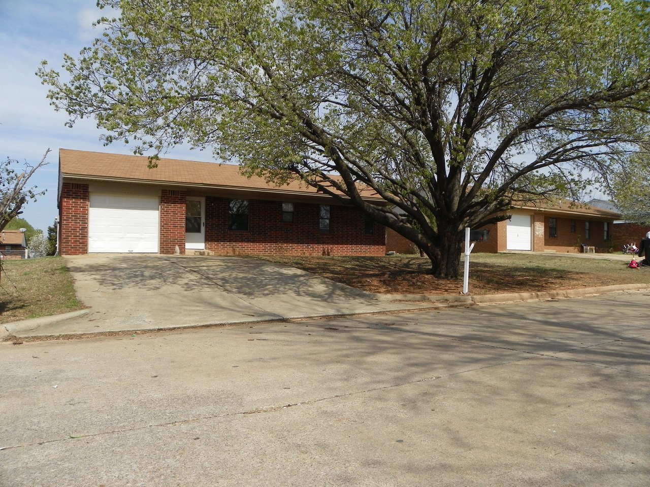 1209 Whispering Glenn Street