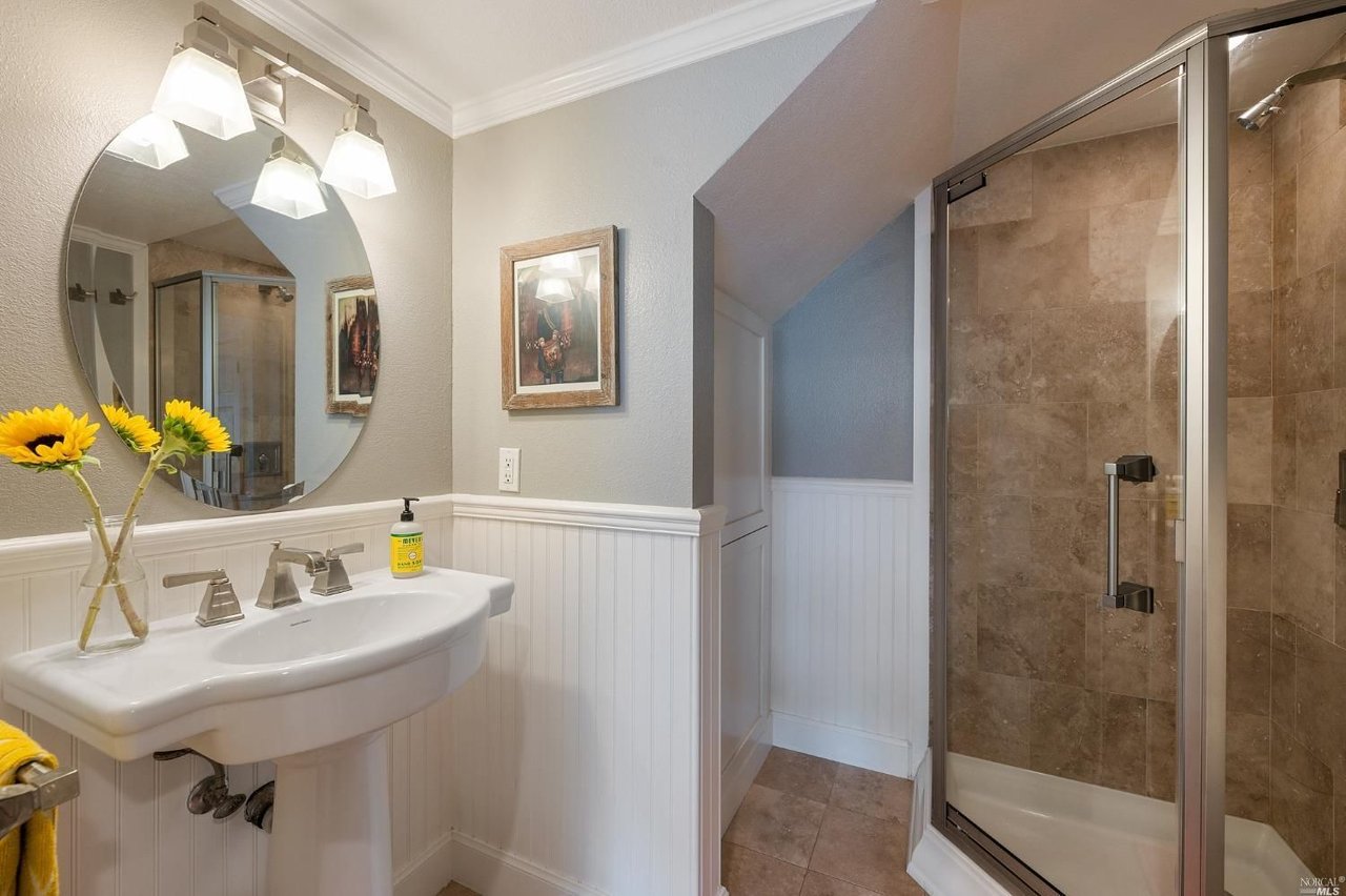 26 Belle Ave Unit 2: Rare Downtown San Anselmo Gem