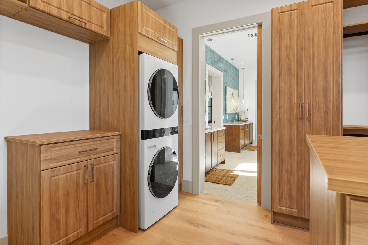 4605 E ROCKRIDGE Road