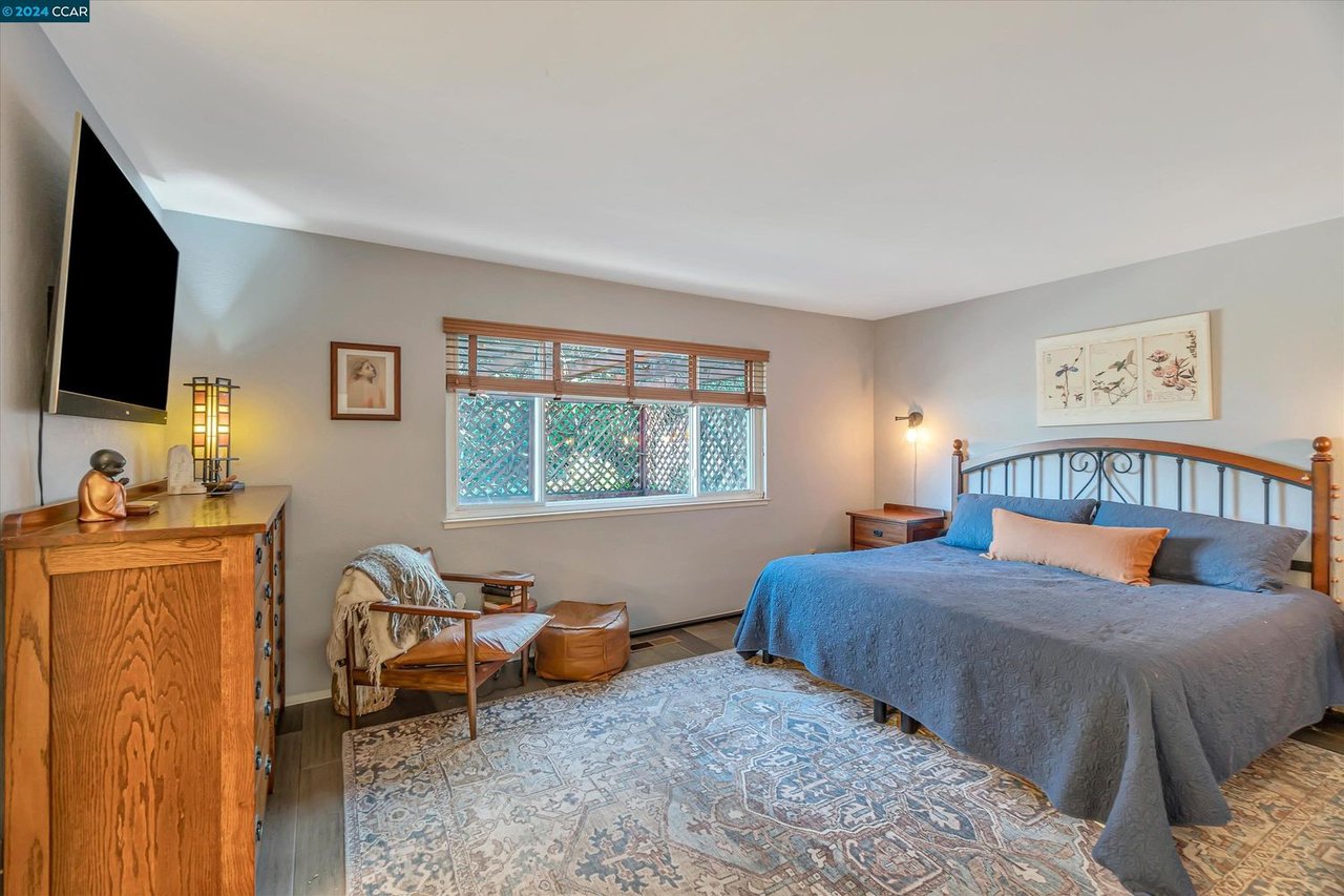 2216 Bristlecone Dr