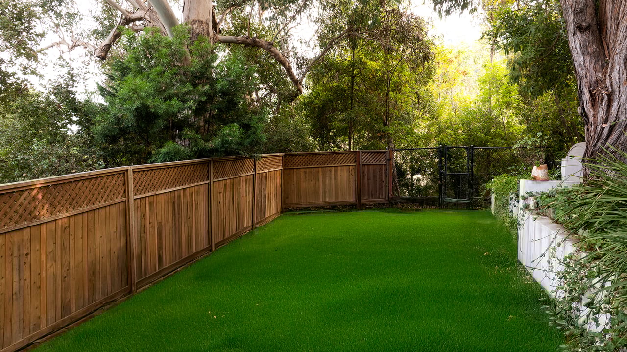 2041 Mandeville Canyon Rd