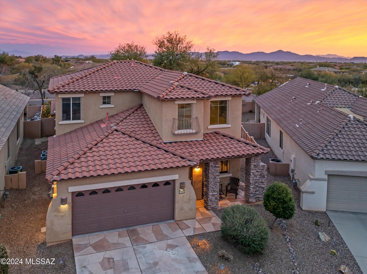 1009 W Leatherleaf Dr