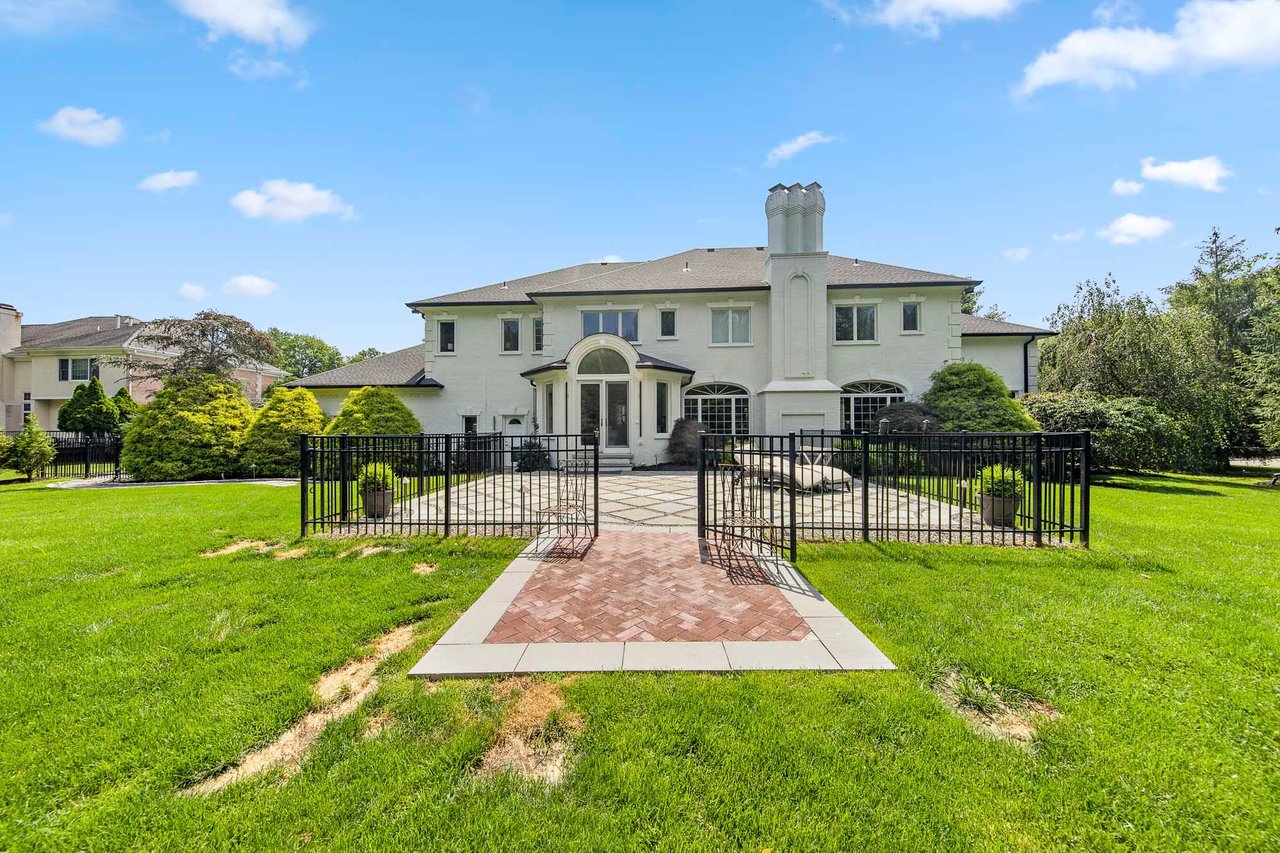 85 Sherwood Rd