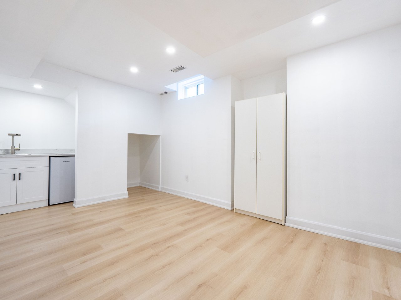 84 Grasslands Ave