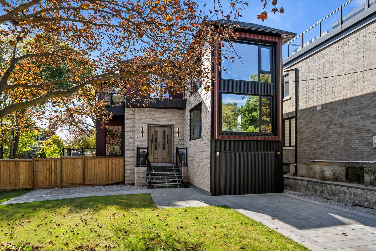 44 Sunnypoint Crescent