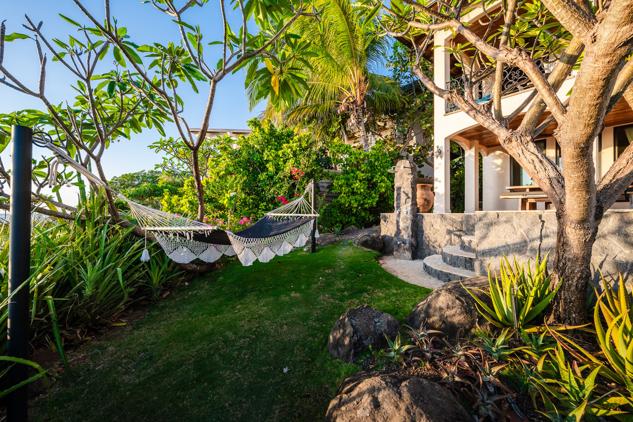 Villa Esperanza Beachfront | Near the Coast and Oceanfront House For Sale in Playa Negra