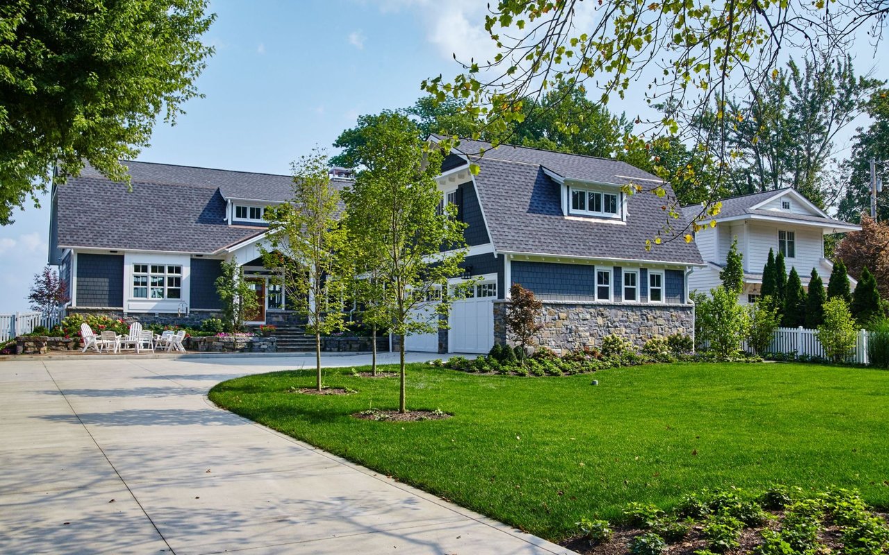 Laurel Hollow