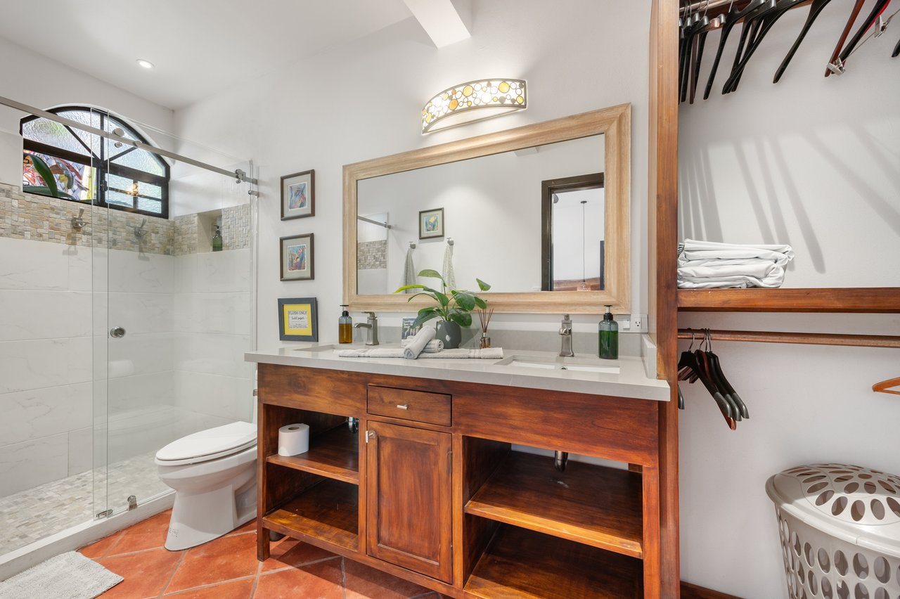 Casa Mimosa | Versatile Luxury Retreat Just 3 Minutes from Flamingo Beach