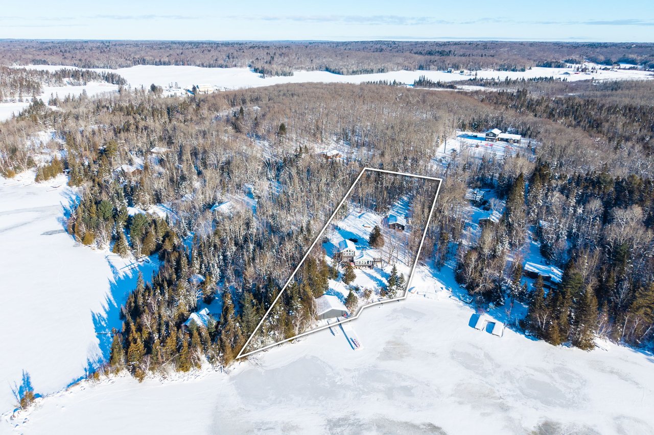 126 CHAPMAN Drive SE