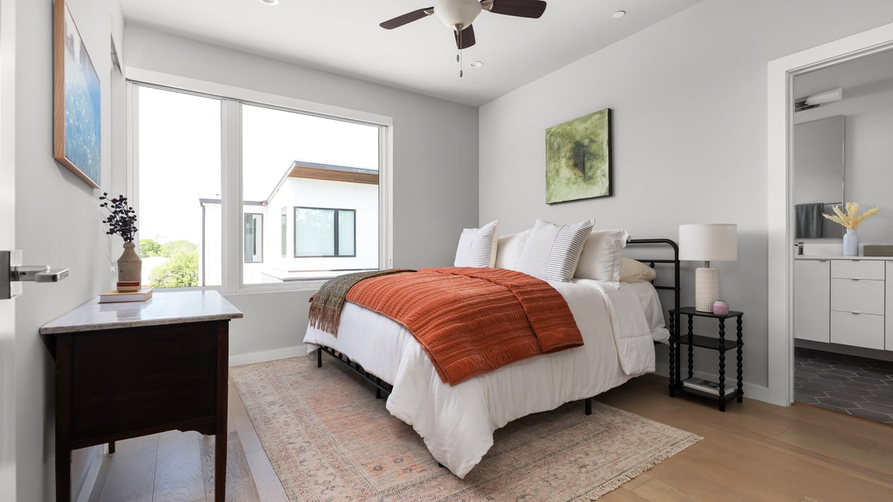 5605 Sunshine Dr #11