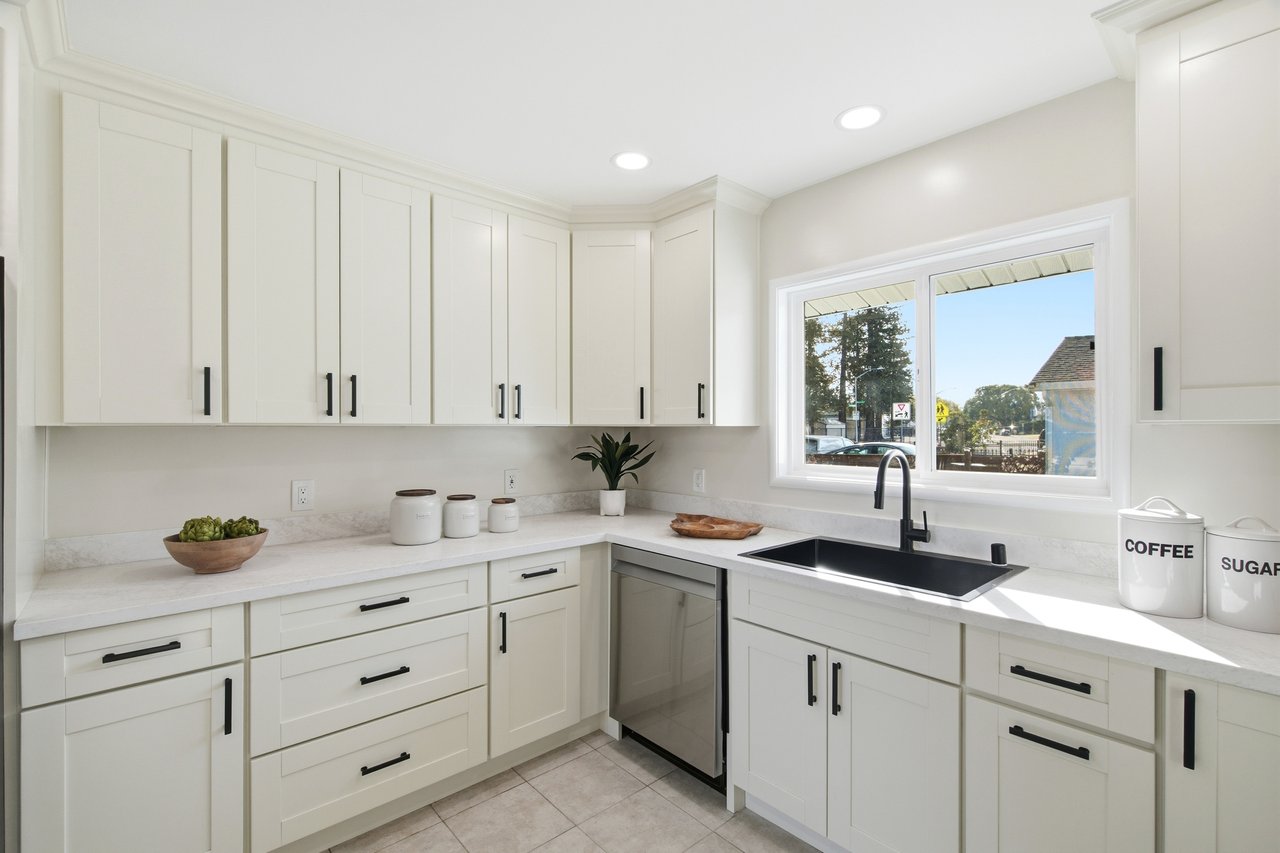 946 Los Padres Boulevard