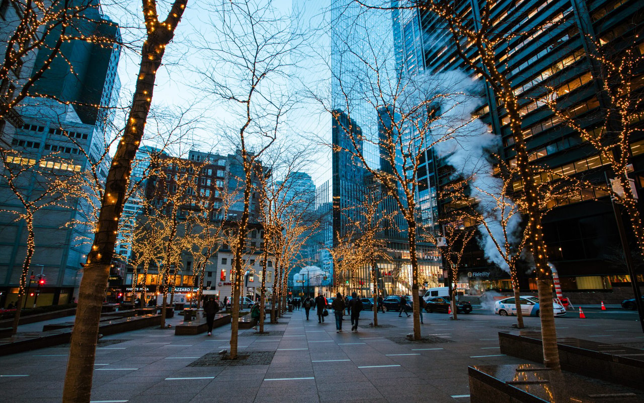 Manhattan Market Update: The Season – Holidays, Crypto, Sales and Rentals.