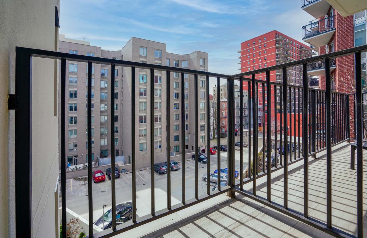 906 Bergen St #5B