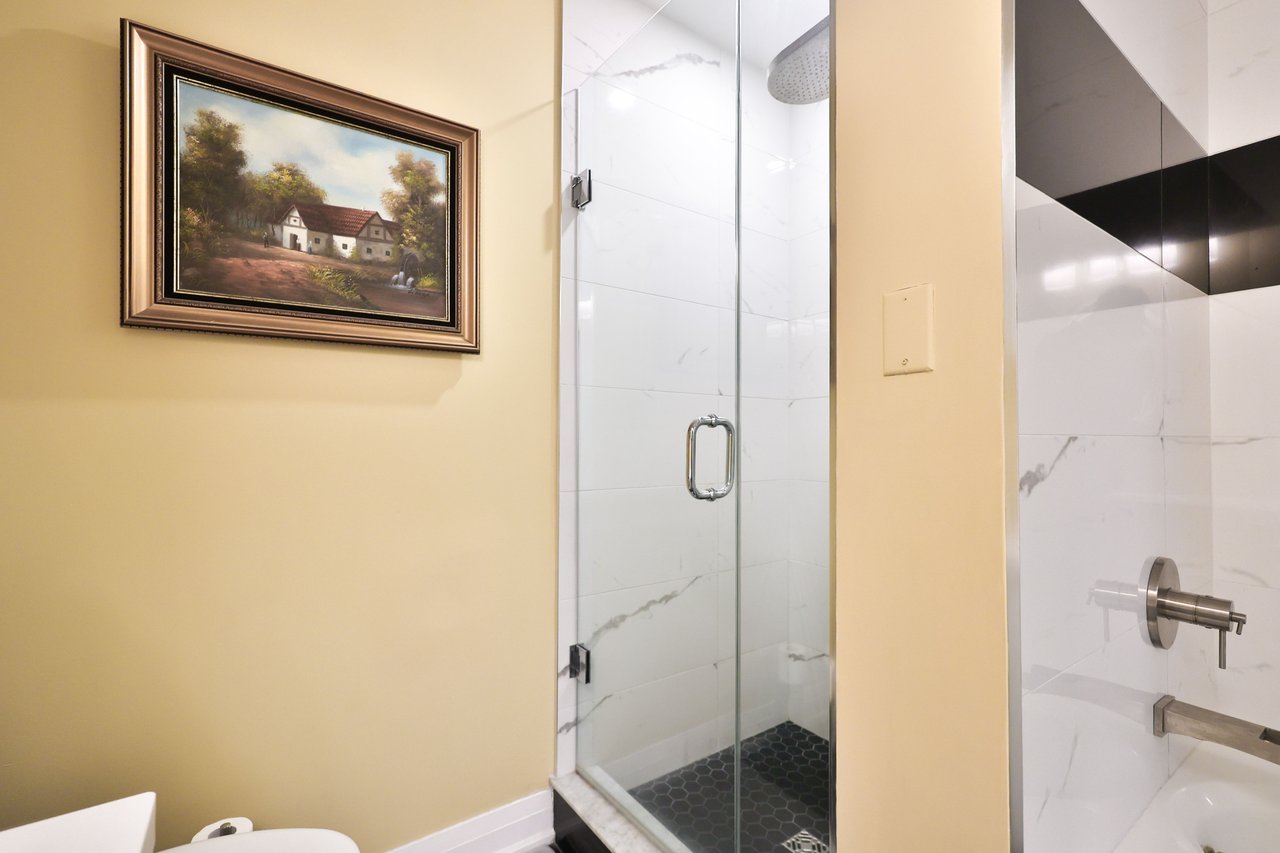 801-2511 Lakeshore Rd W, Oakville