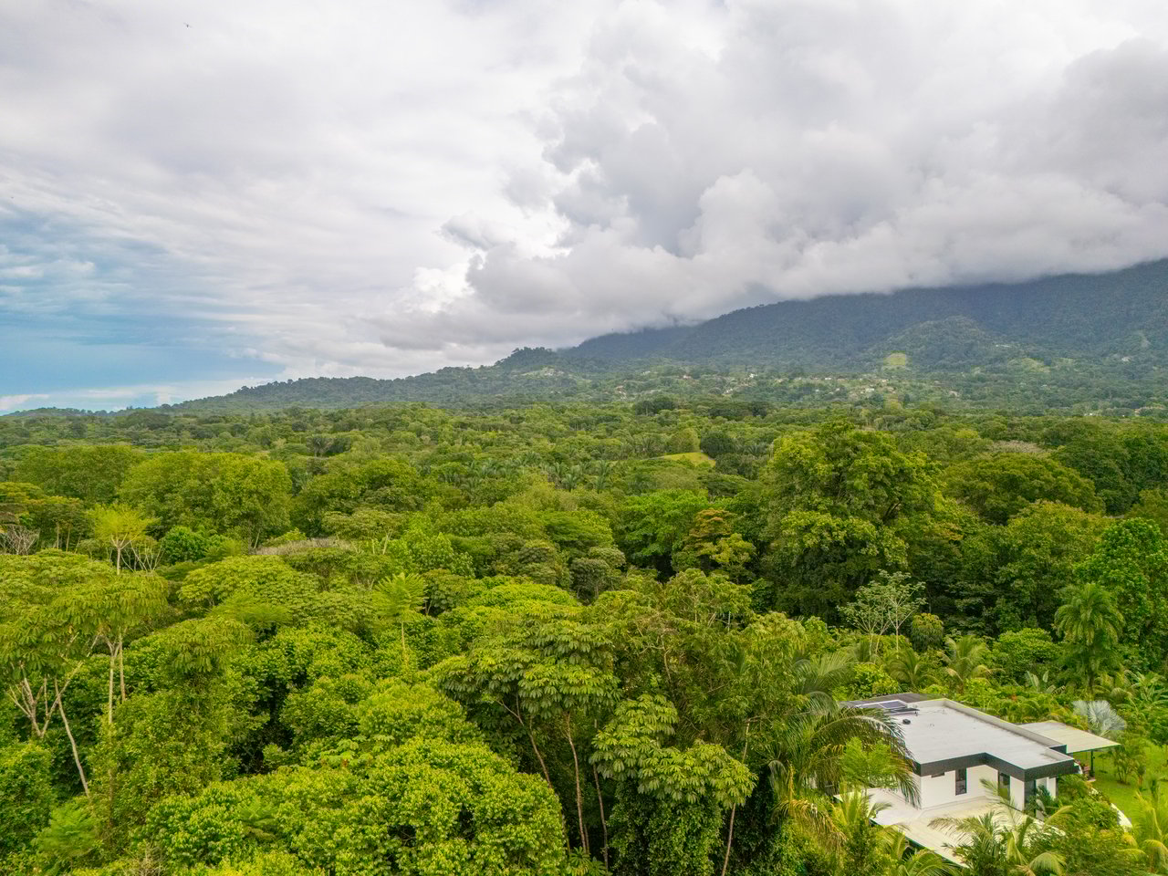 Outstanding Garden Treasure in Ojochal, Modern 4 bedroom on 1 acre
