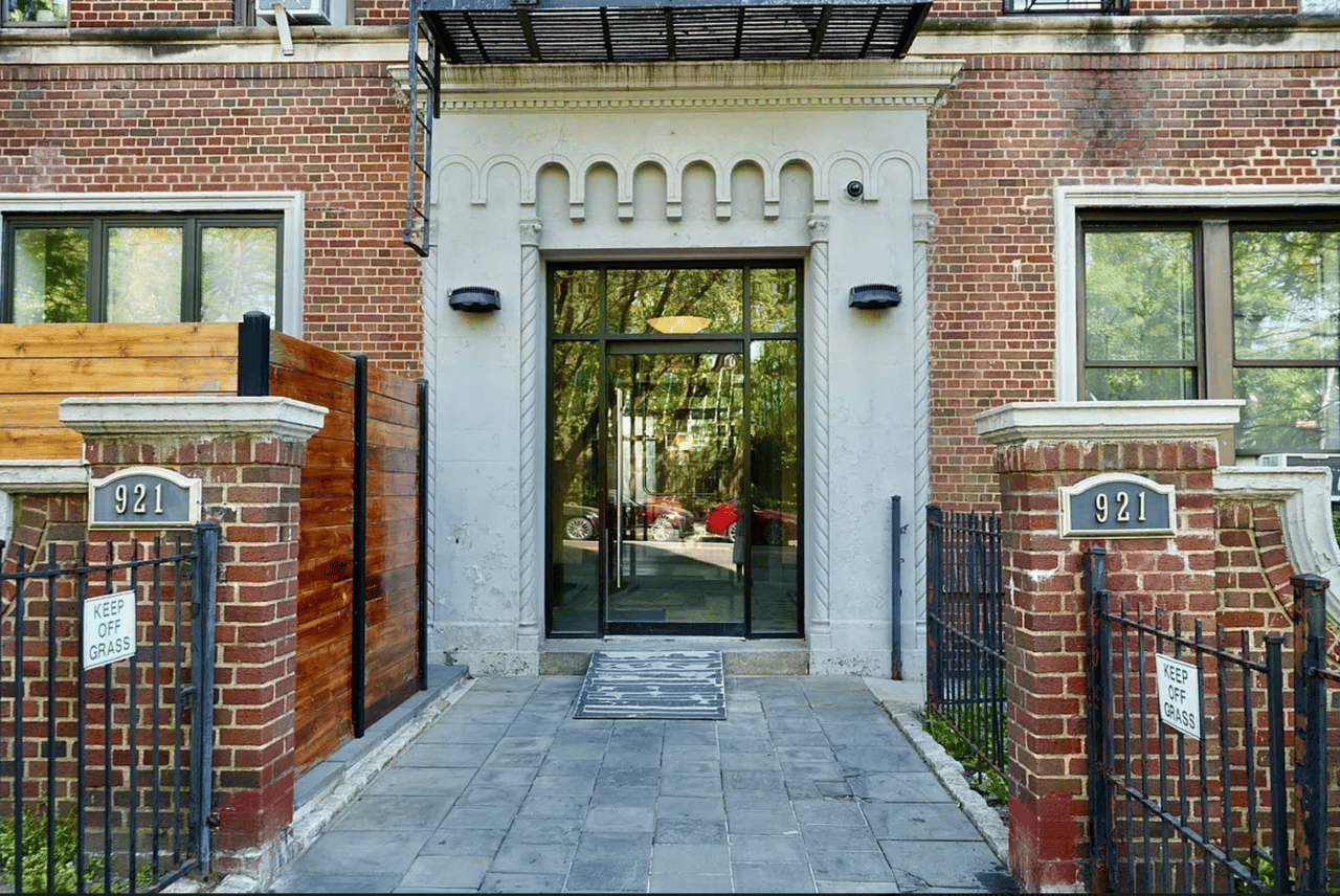 921 Washington Avenue #209