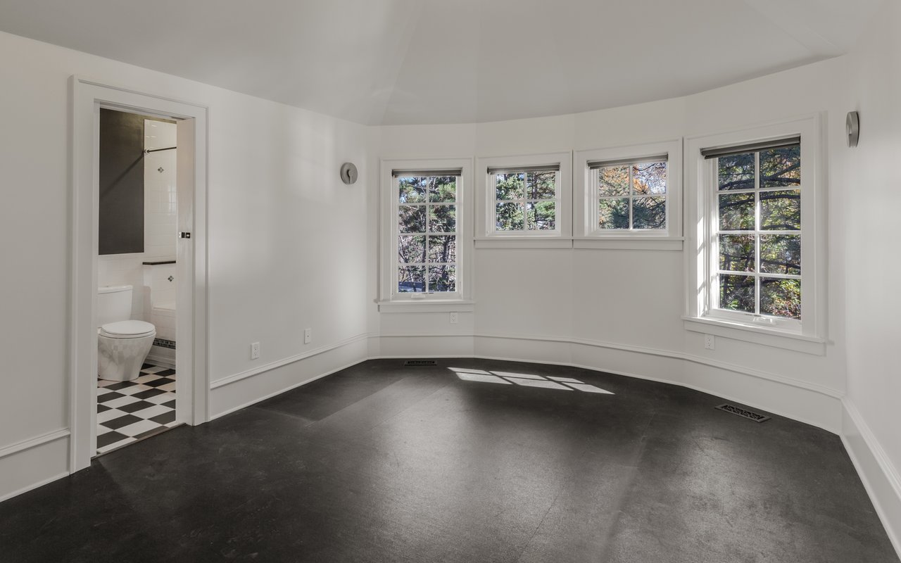 437 University Avenue