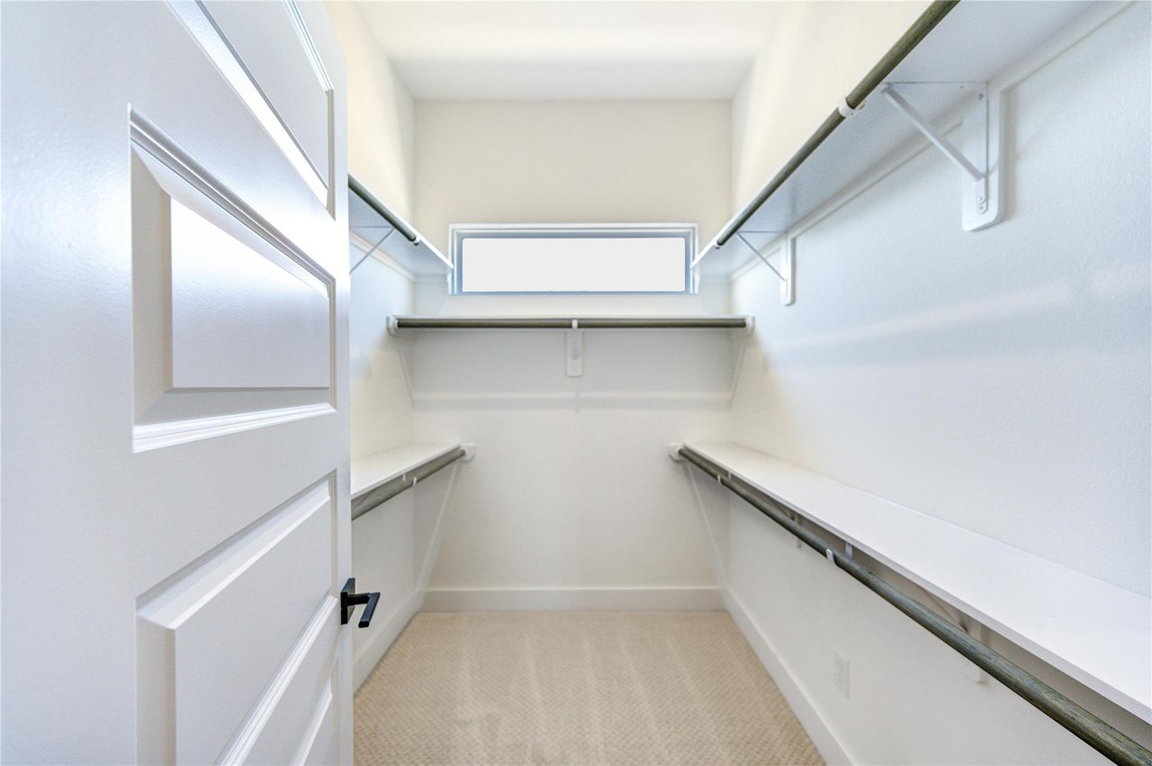 Closet design of San Juan Vistas in Houston, TX