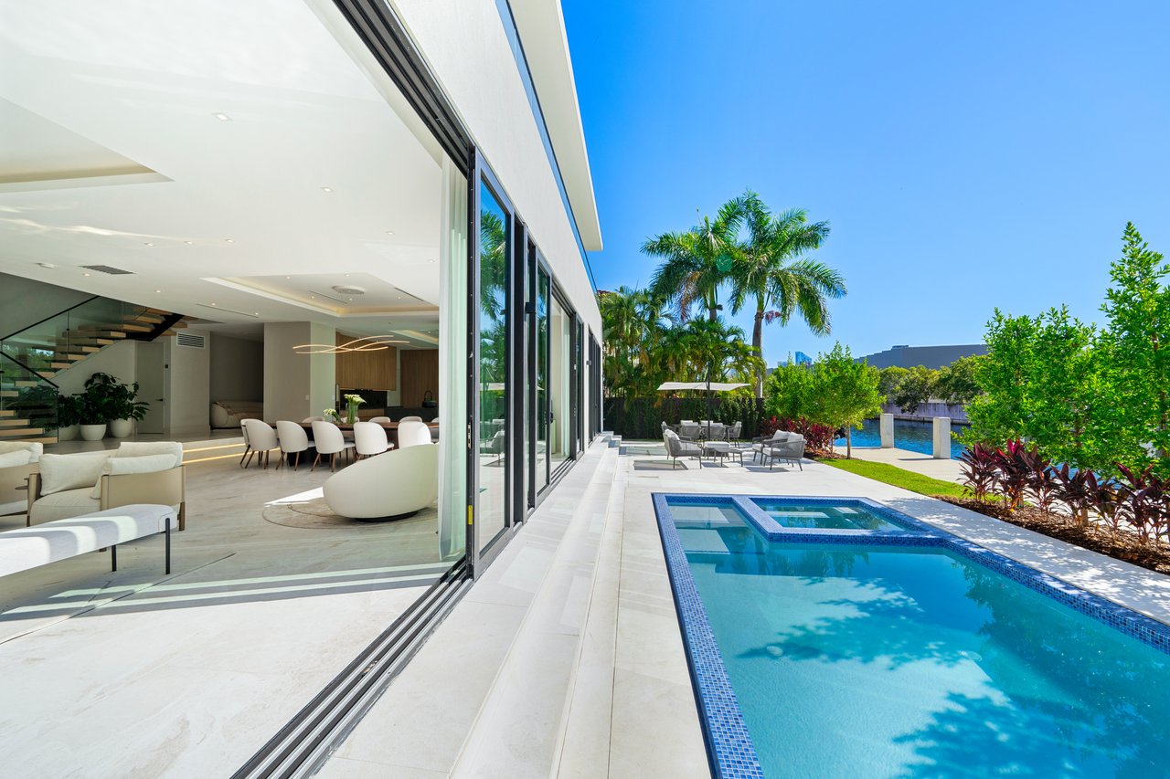 2950 NE 164th Street