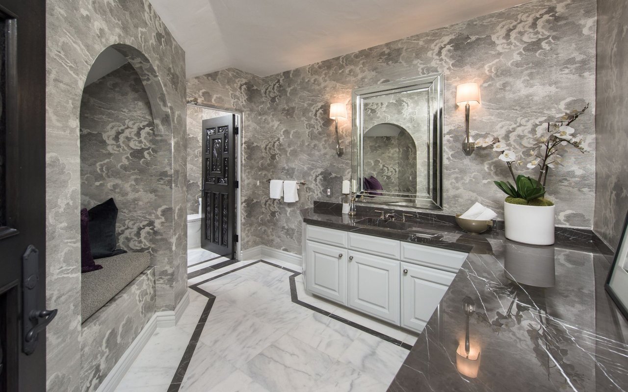 1275 Benedict Canyon Dr