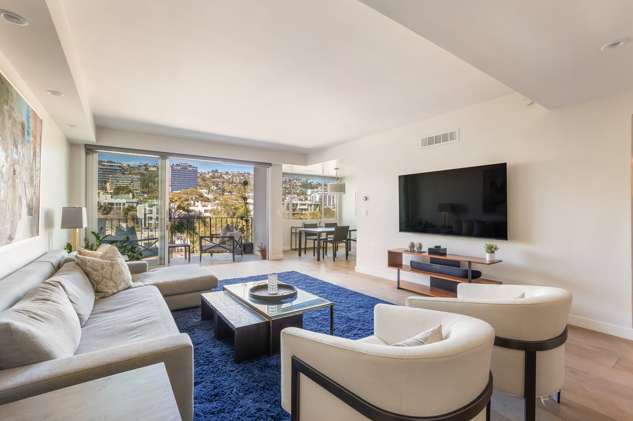 818 N Doheny Dr Unit: 607