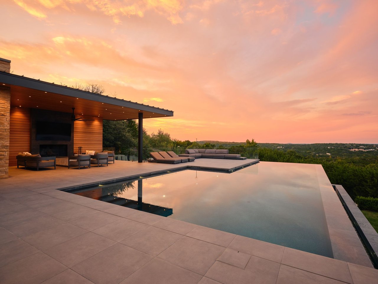 The Contemporary Amarra Estate | One of One 