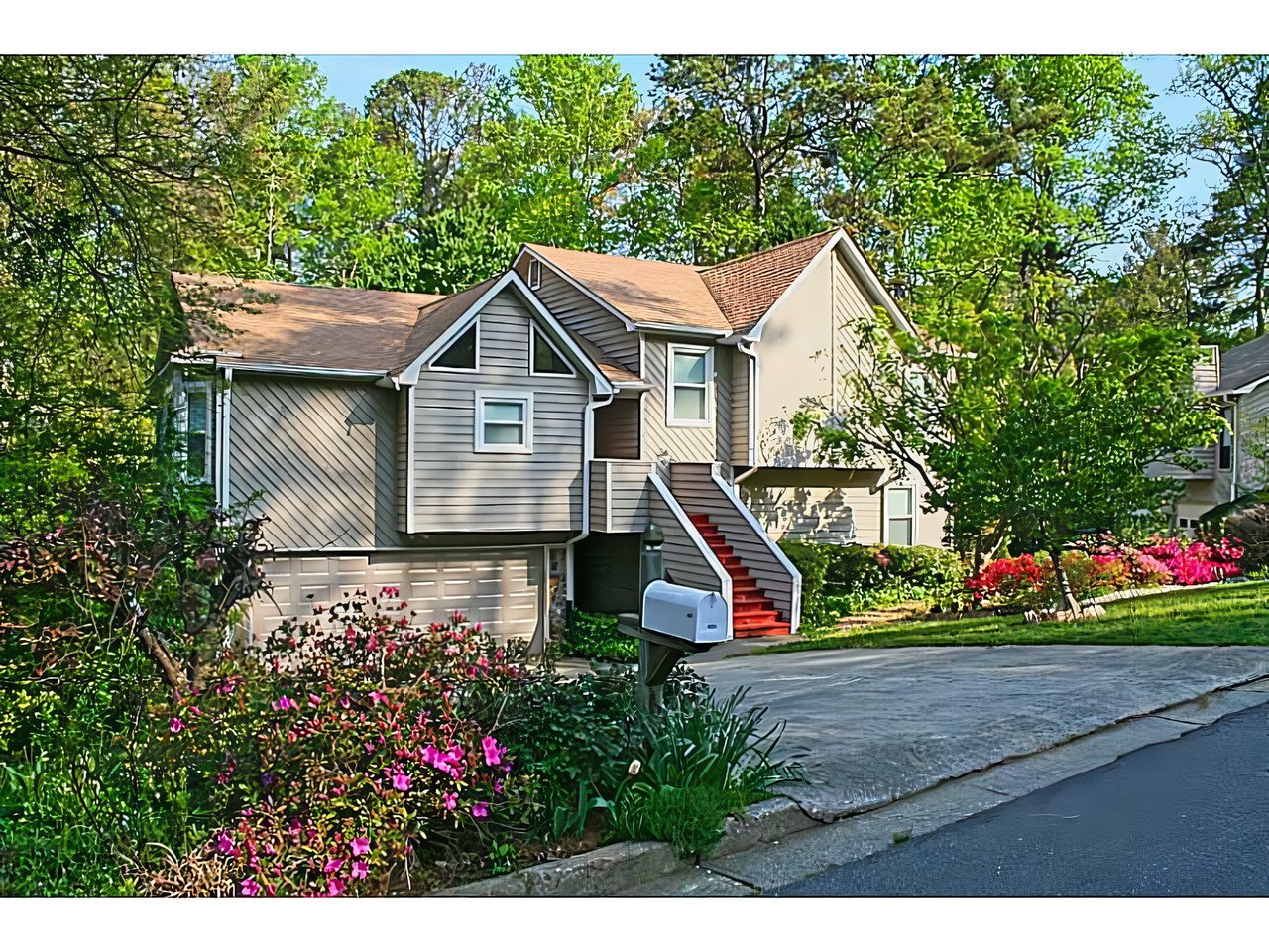 480 Roswell Hills Pl