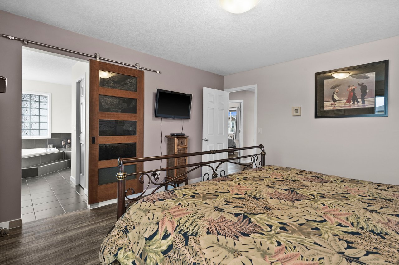 207 Royal Oak Bay NW