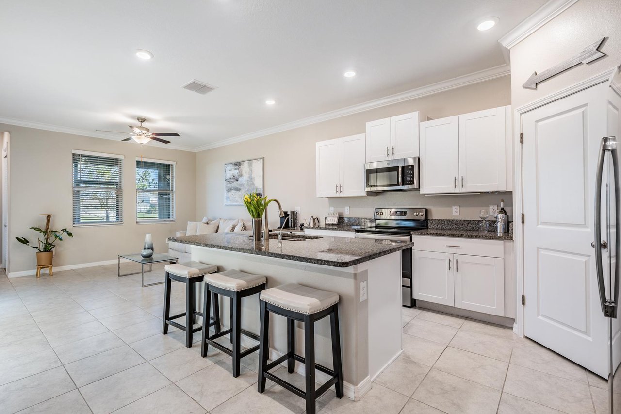 Modern Lennar Townhome with Lagoon Lifestyle