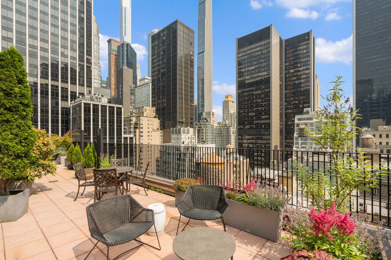 25 West 54th Street