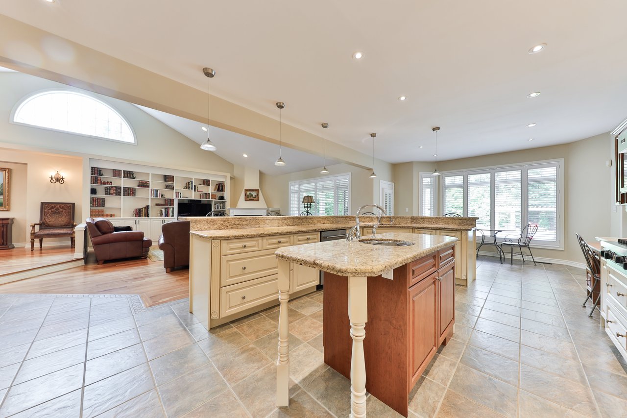 3105 Lakeshore Road, Burlington