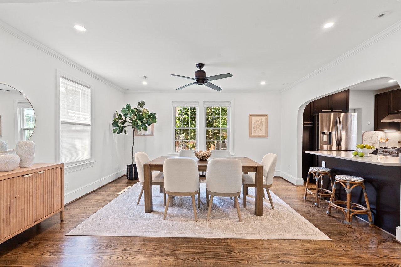 21 W Oak Street