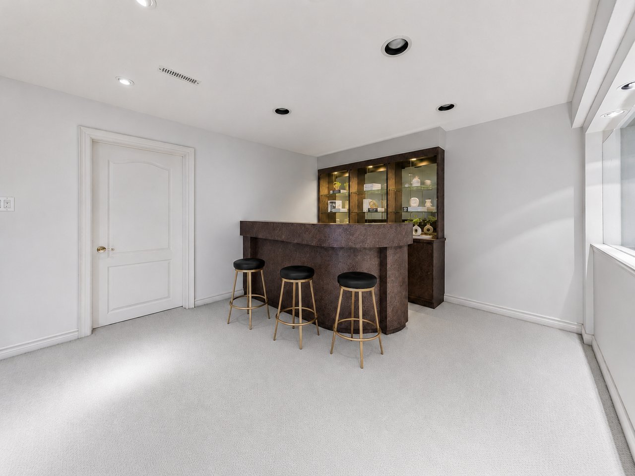 19 Springbrook Dr