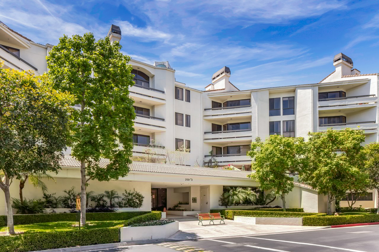 2131 Century Park Ln Unit: 402