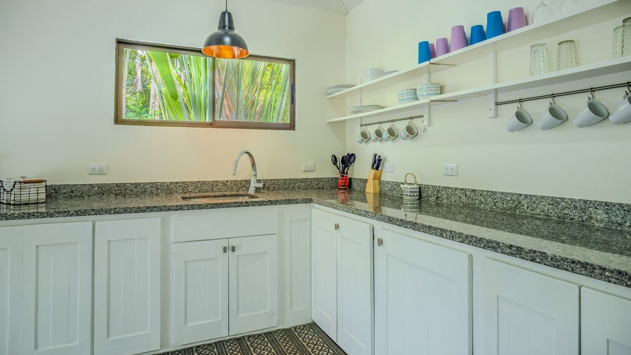 Tropical 3-Cabin Home with Pool and Gardens in the Heart of Uvita