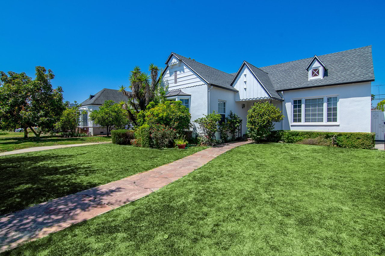 In Escrow | Off-Market