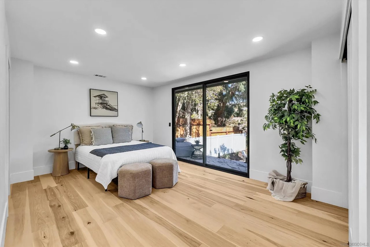 2241 Avenida Salvador