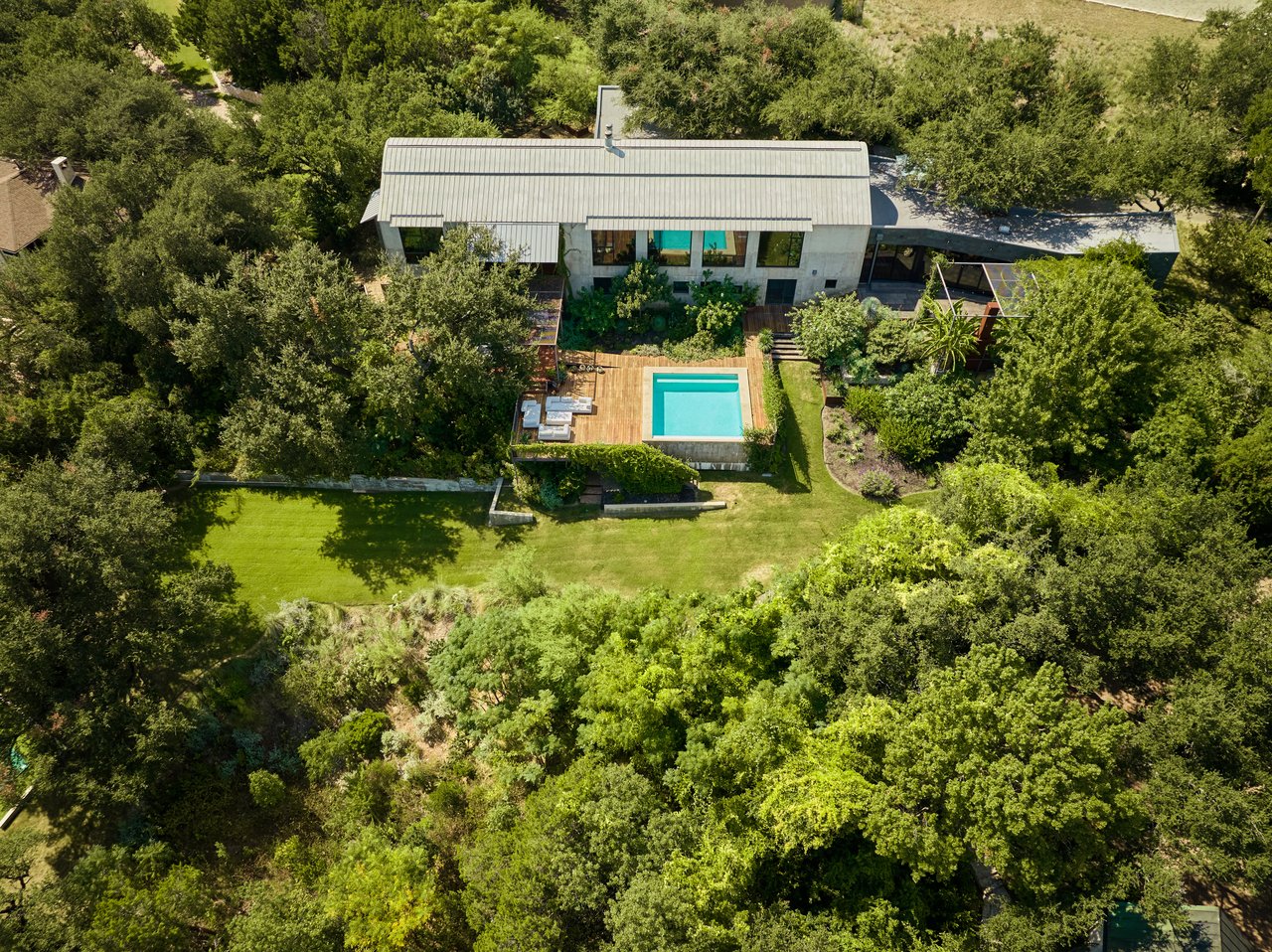 STRATFORD HILLS ARCHITECTURAL LANDMARK