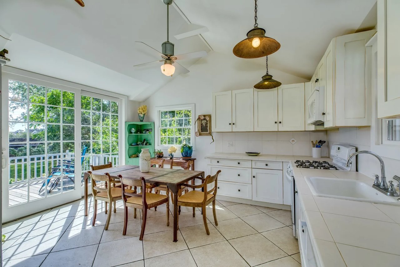 1 Springville Cr