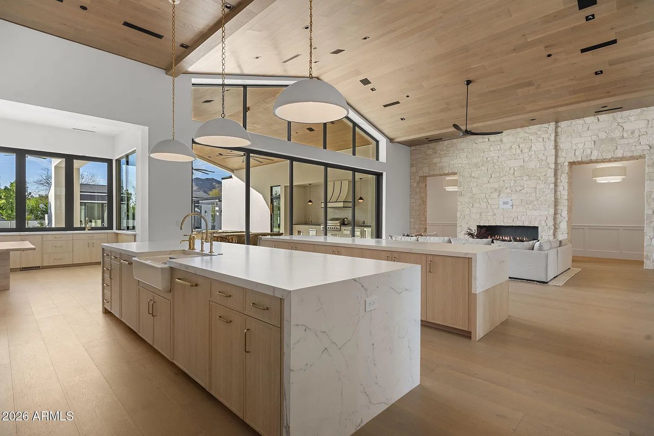 4534 E PEBBLE RIDGE Road