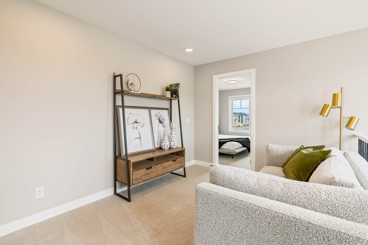 215 Belvedere Crescent SE