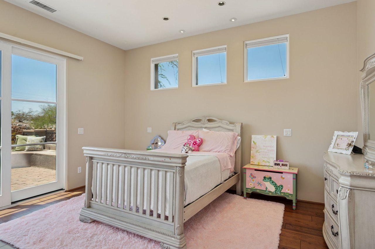 5738 N 32nd Place 85253