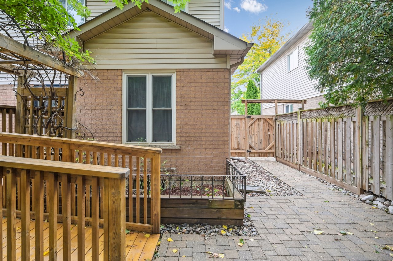 Detached Fixer Upper in River Oaks 