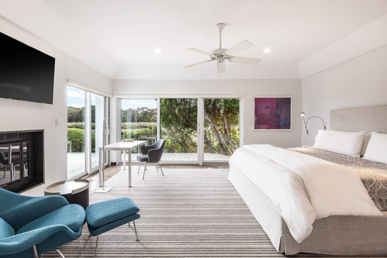 7 Cove Point Court