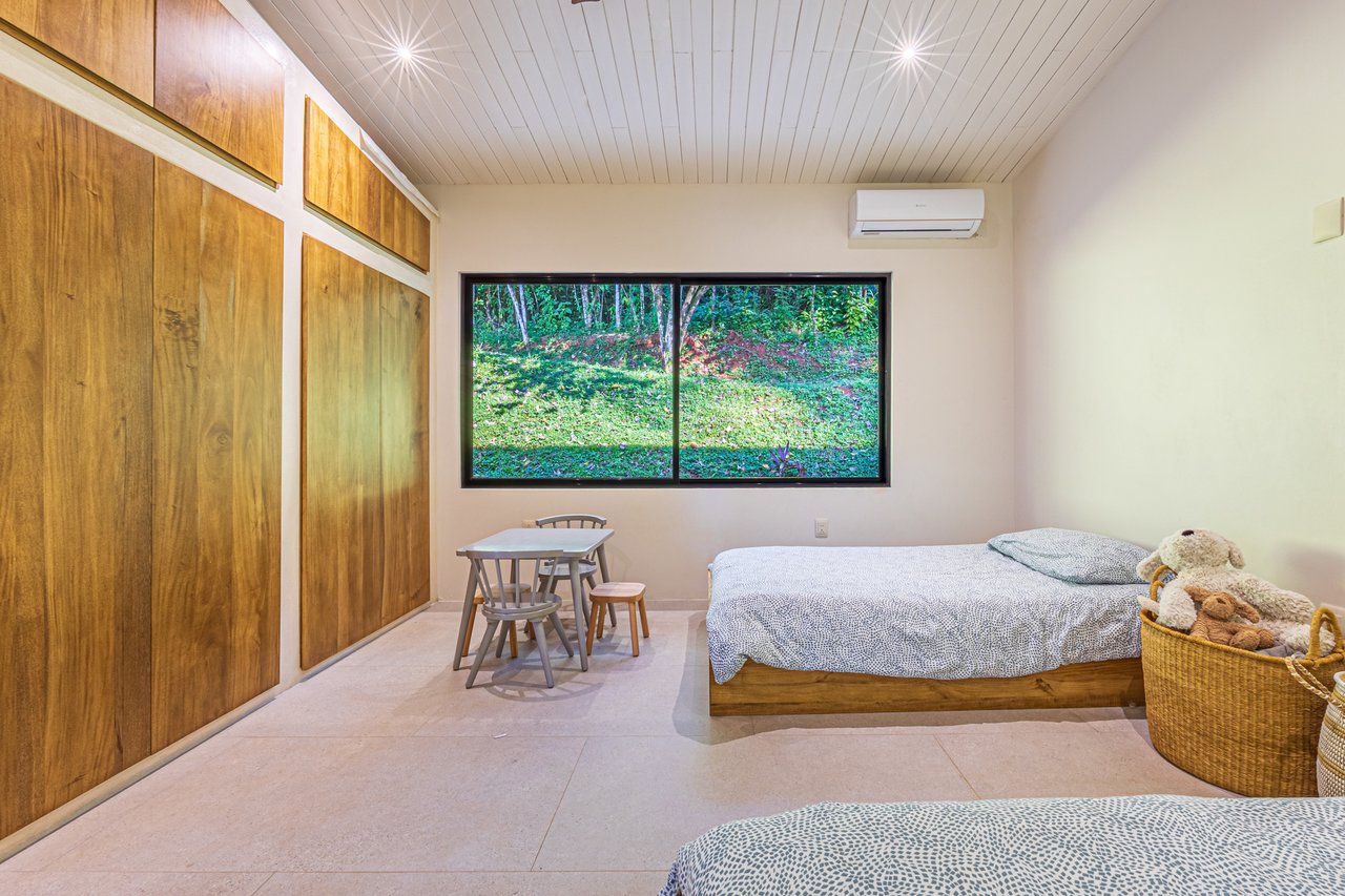 Riverfront Ocean View Estate, Ojochal, Puntarenas
