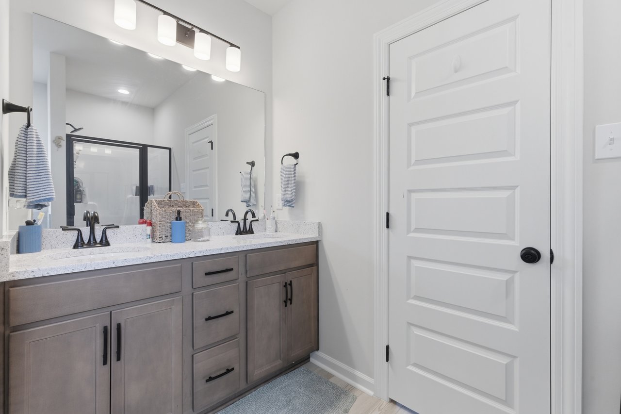 4BR Cul-de-Sac Home in Madison City Schools with Modern Finishes